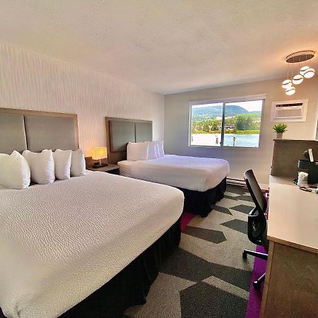The Spot At Porpoise Bay Motel Sechelt Eksteriør billede