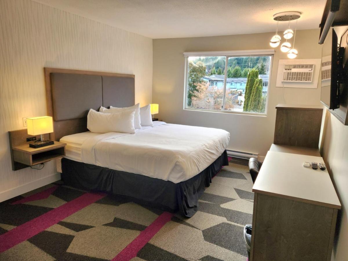 The Spot At Porpoise Bay Motel Sechelt Eksteriør billede