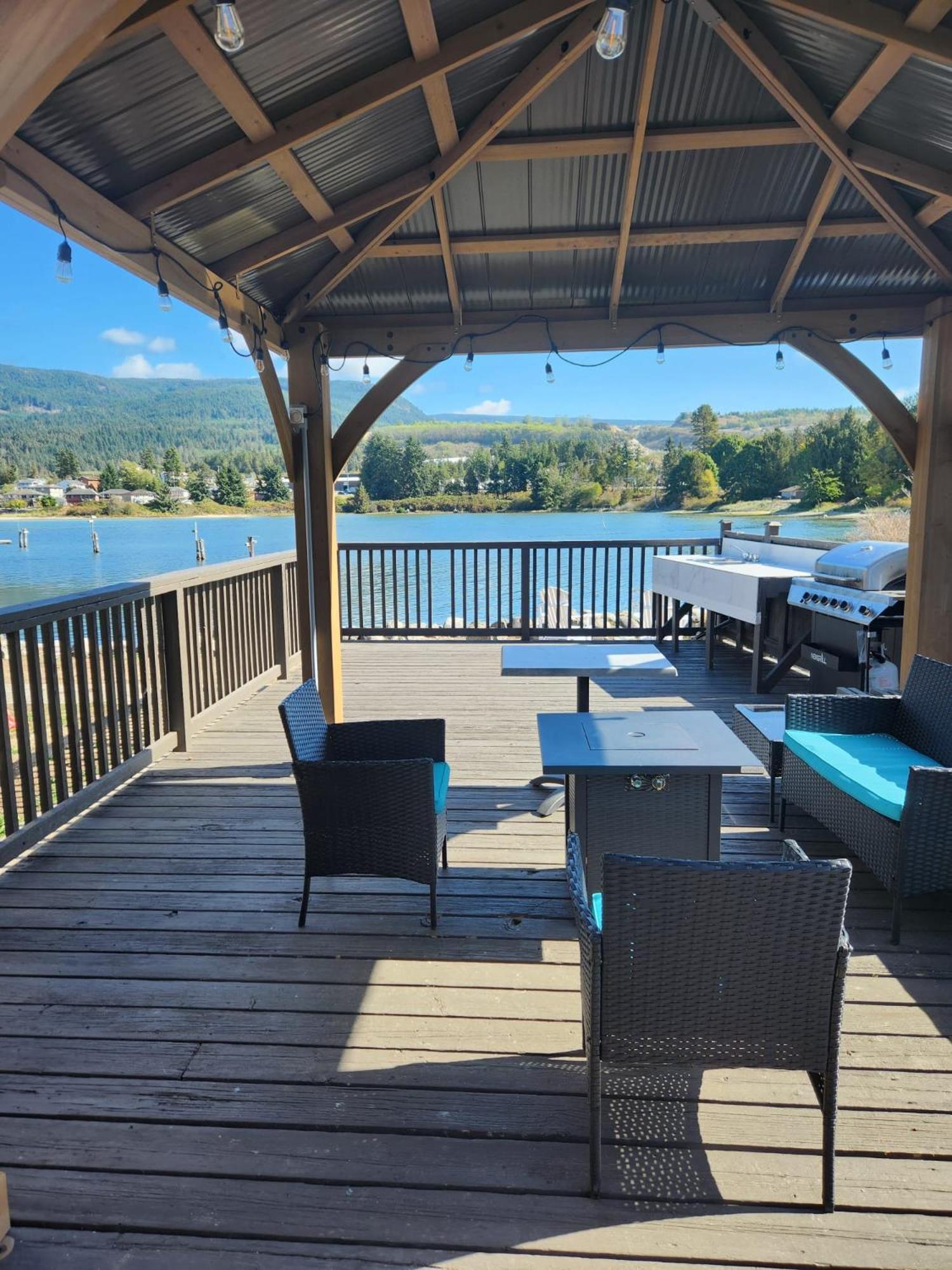 The Spot At Porpoise Bay Motel Sechelt Eksteriør billede